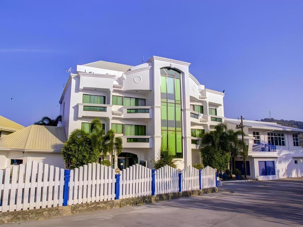 Vitalis White Sands Vigan Exterior photo